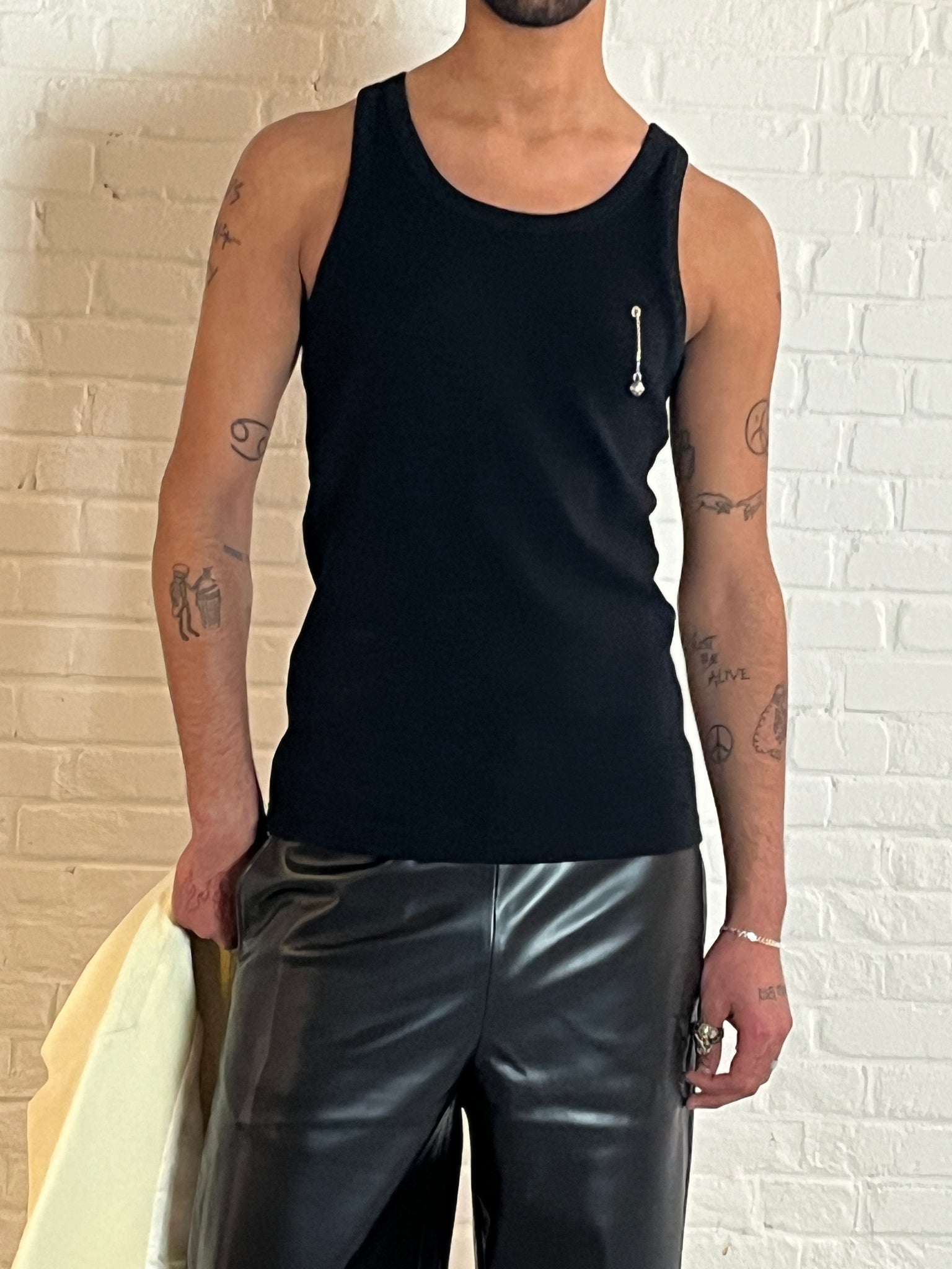 TANK TOP WITH DETAIL