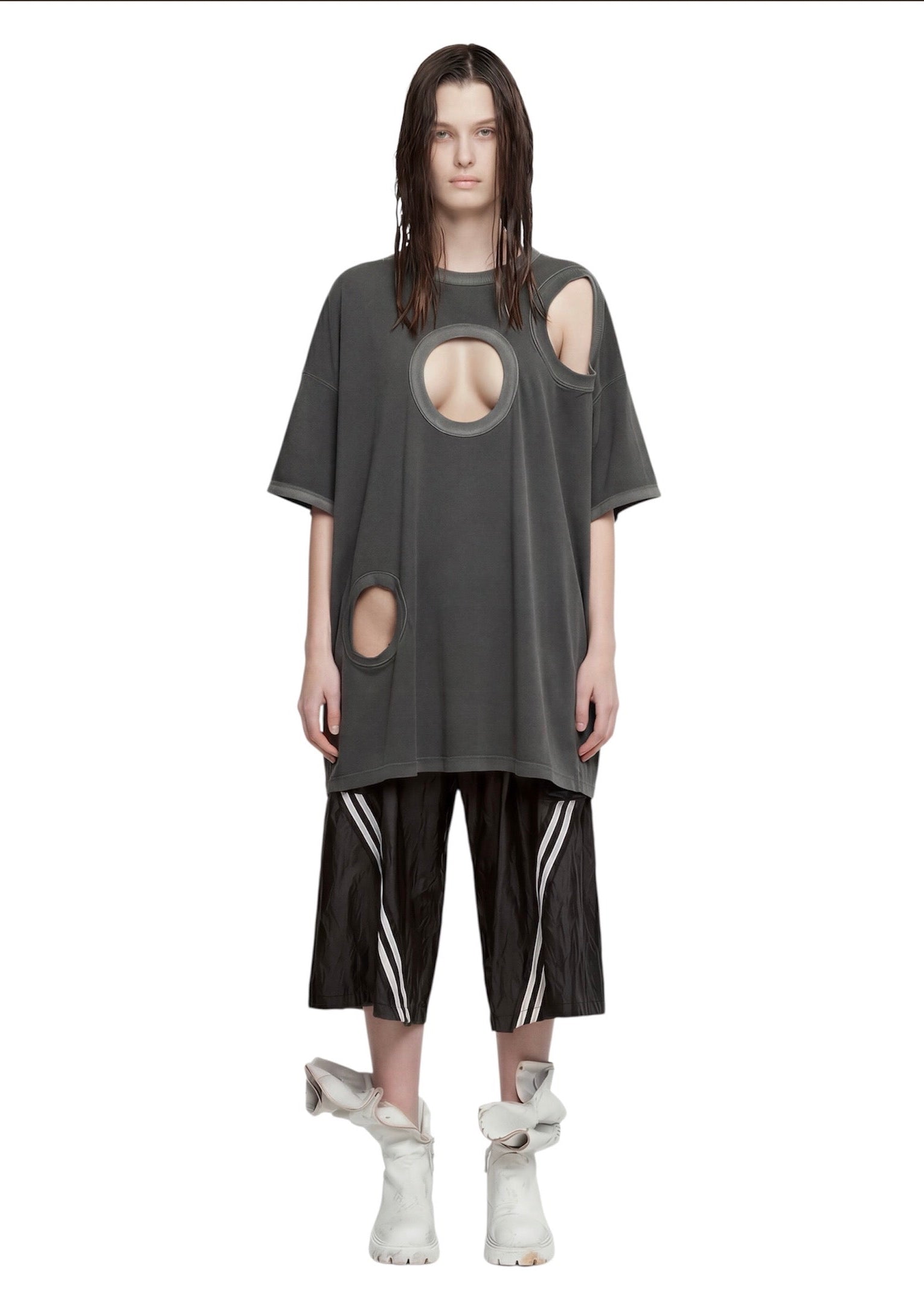 MULTI HOLES T-SHIRT BLACK