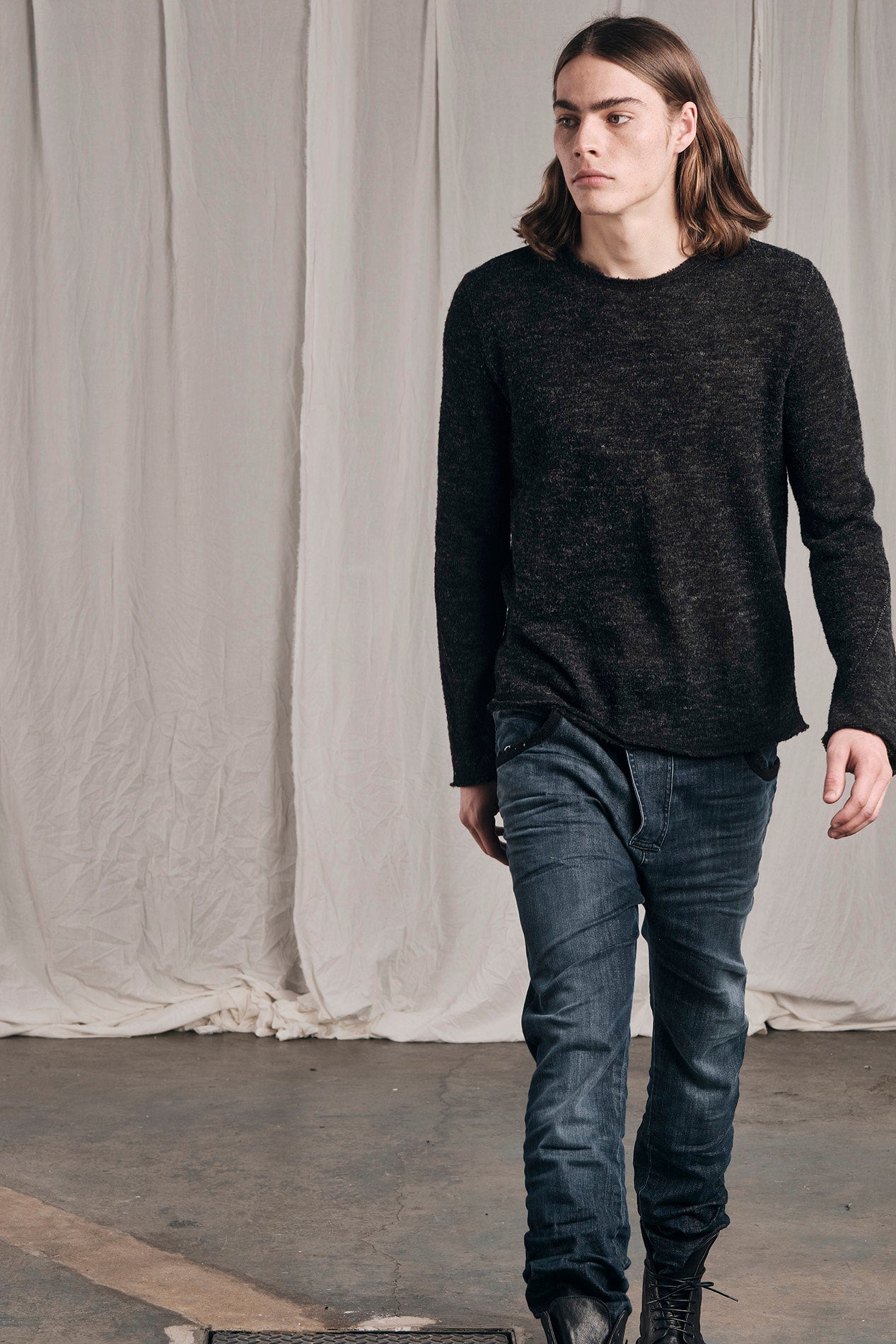 VISCOSE AND VIRGIN WOOL CREW NECK SWEATER BLACK