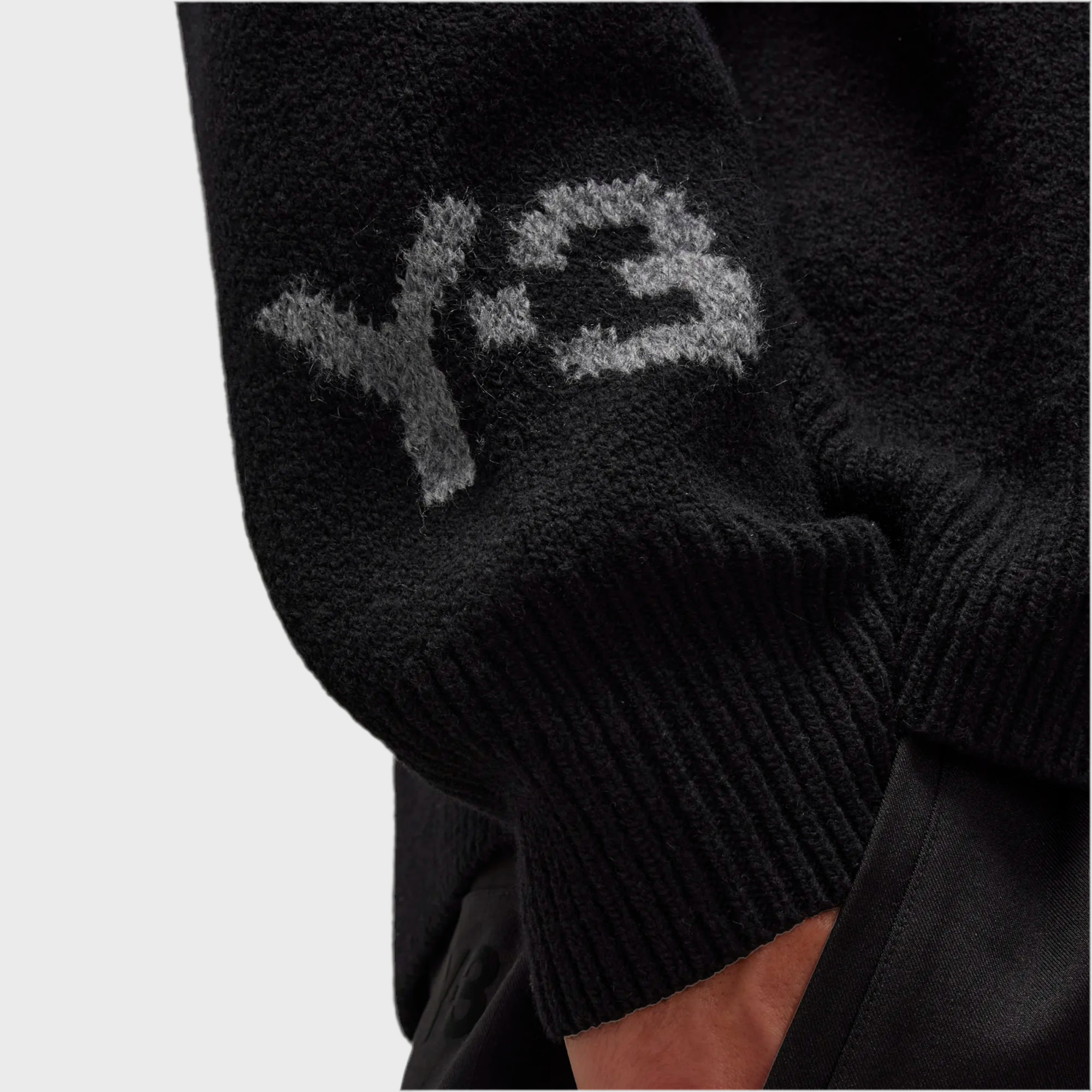 GFX KNIT CREW BLACK