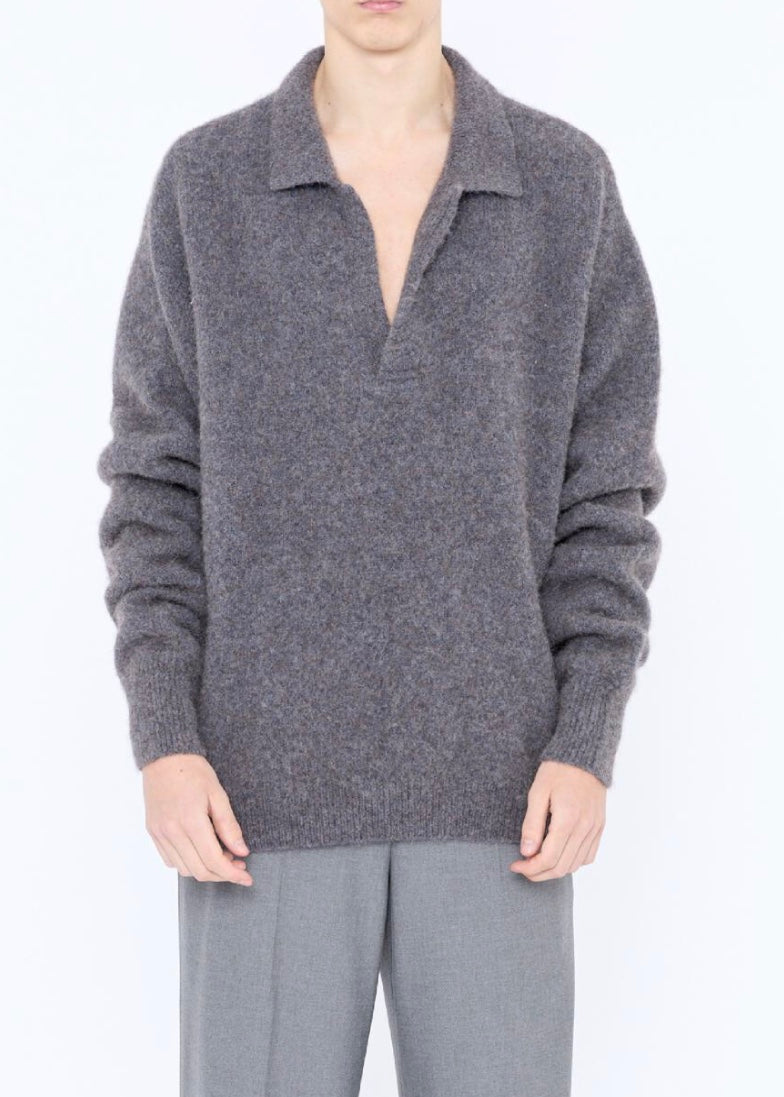 GREY SWEATER