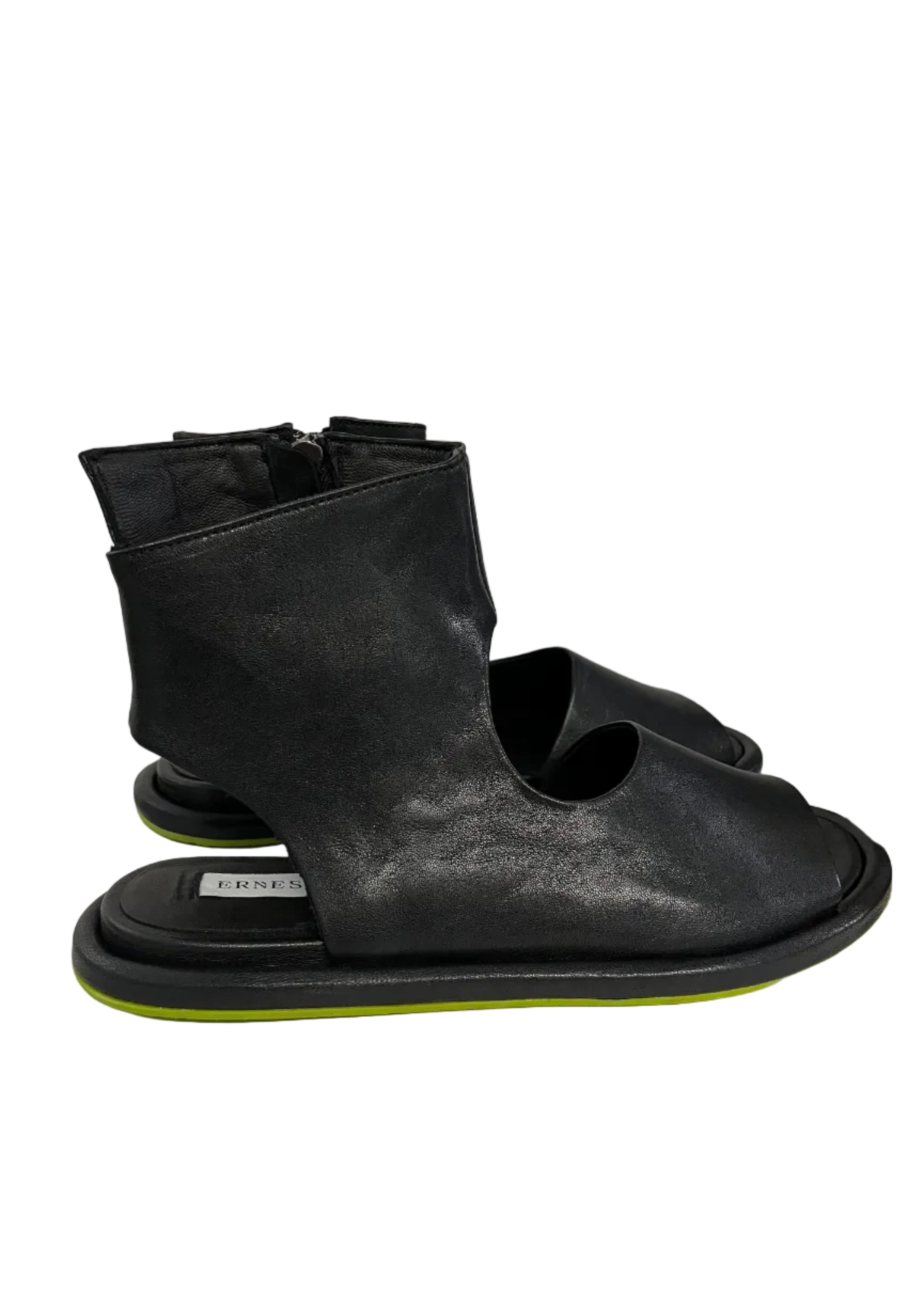 Selma acid sandal