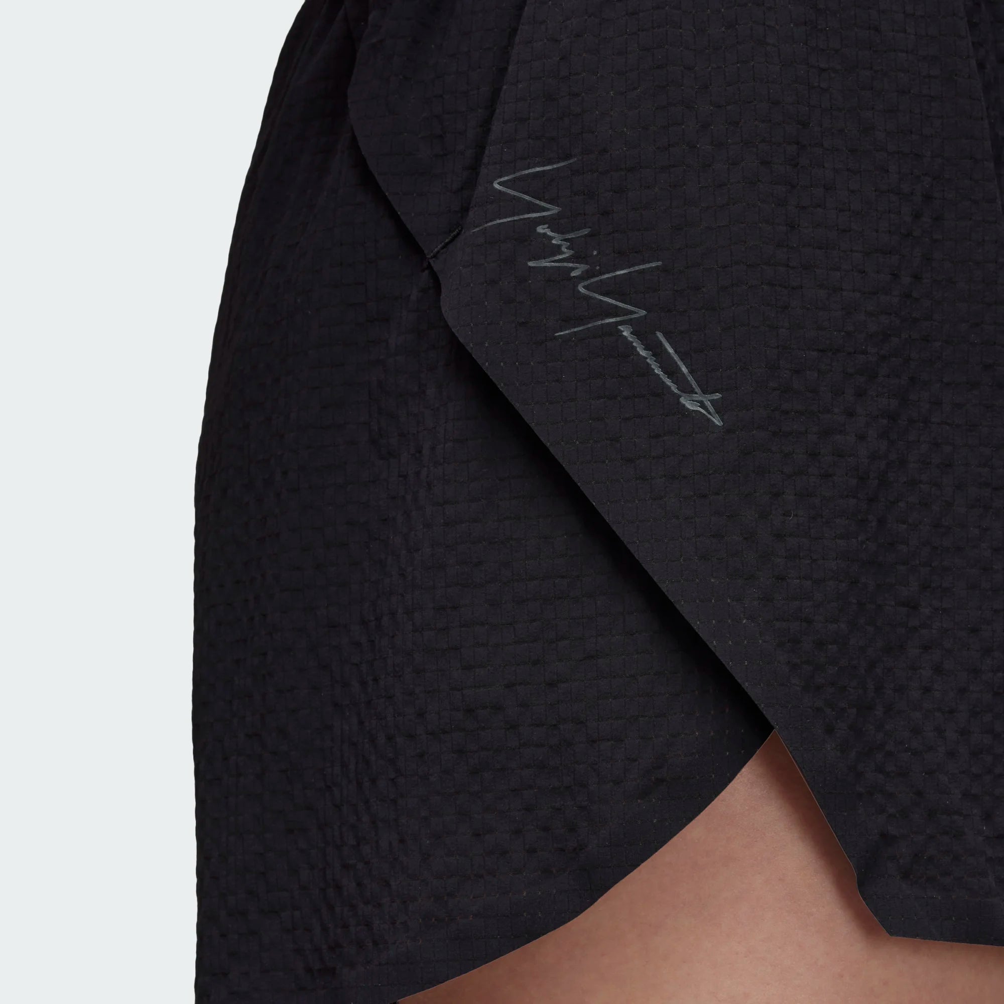 W Run Short BLACK