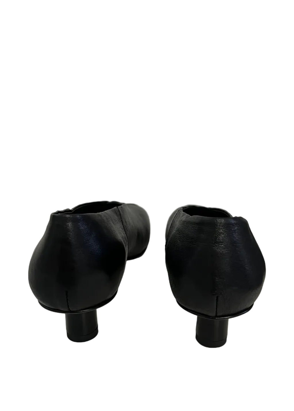 LINDA HEELS