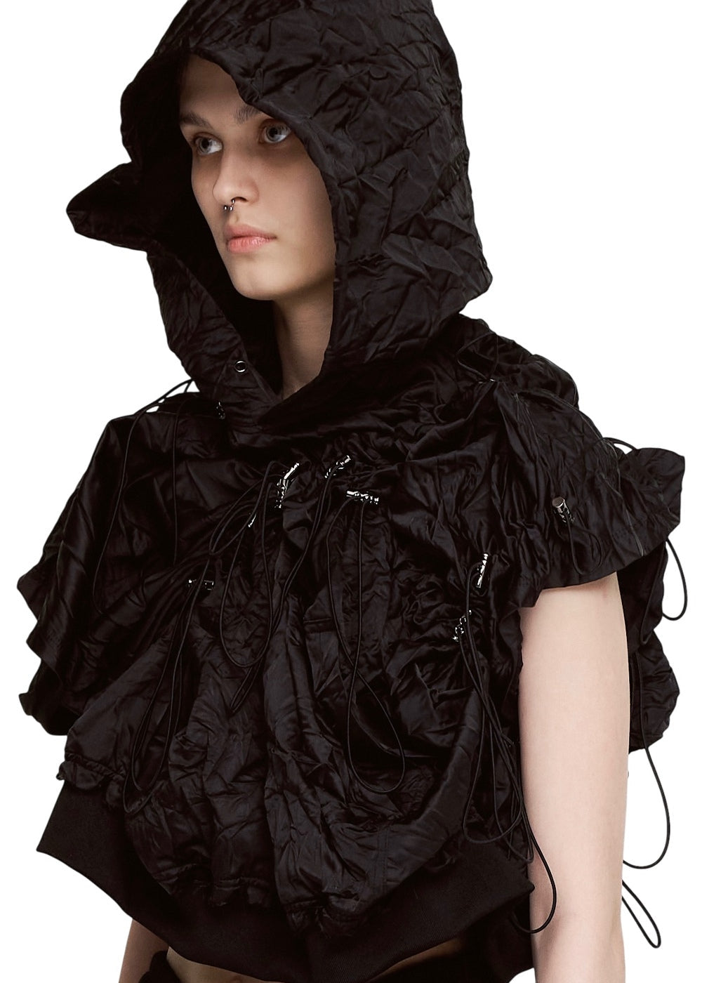 CREASE BANDING
SLEEVELESS HOODIE