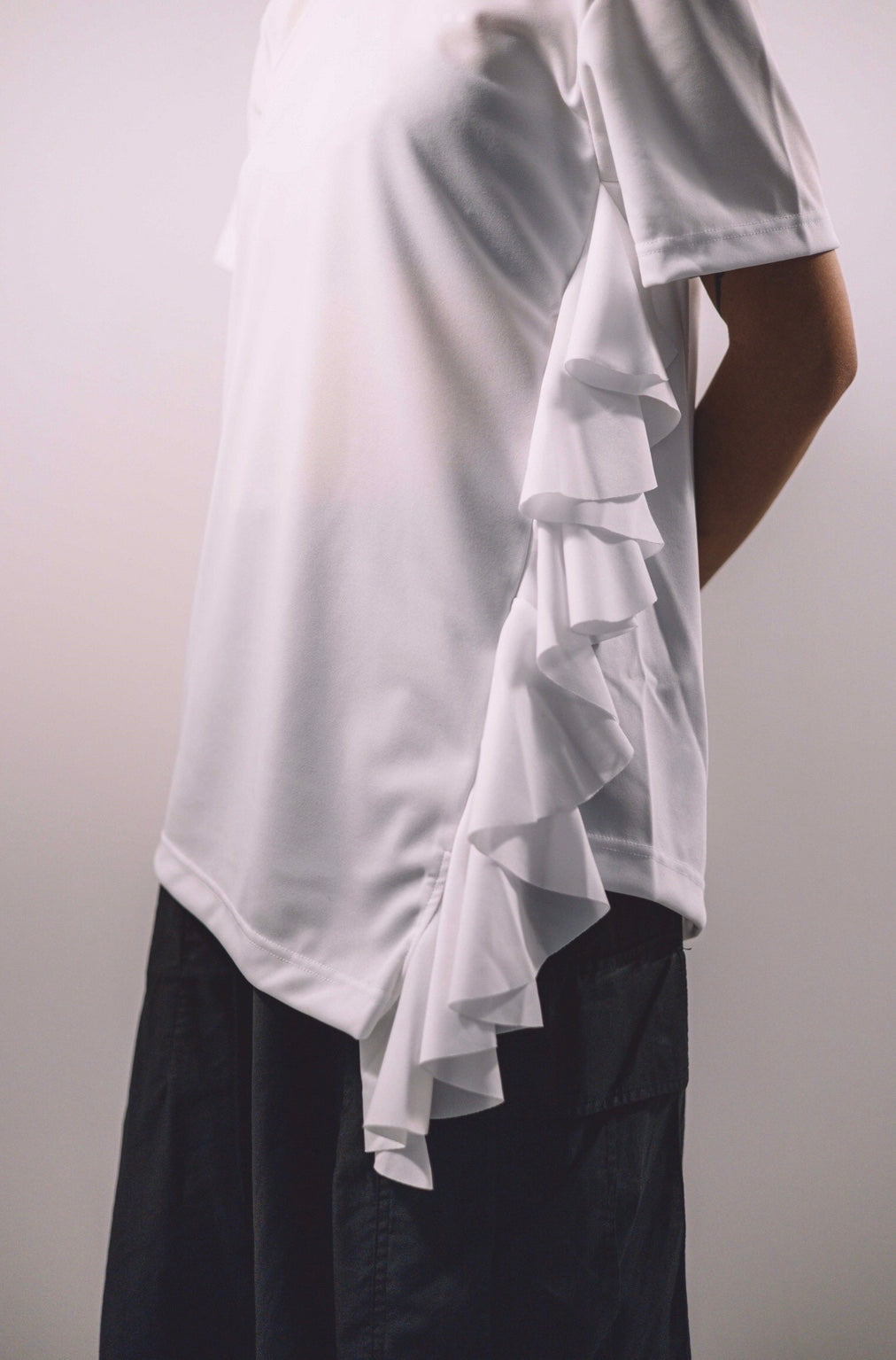 SHORT SLEEVE T SHIRT WITH FRILLS