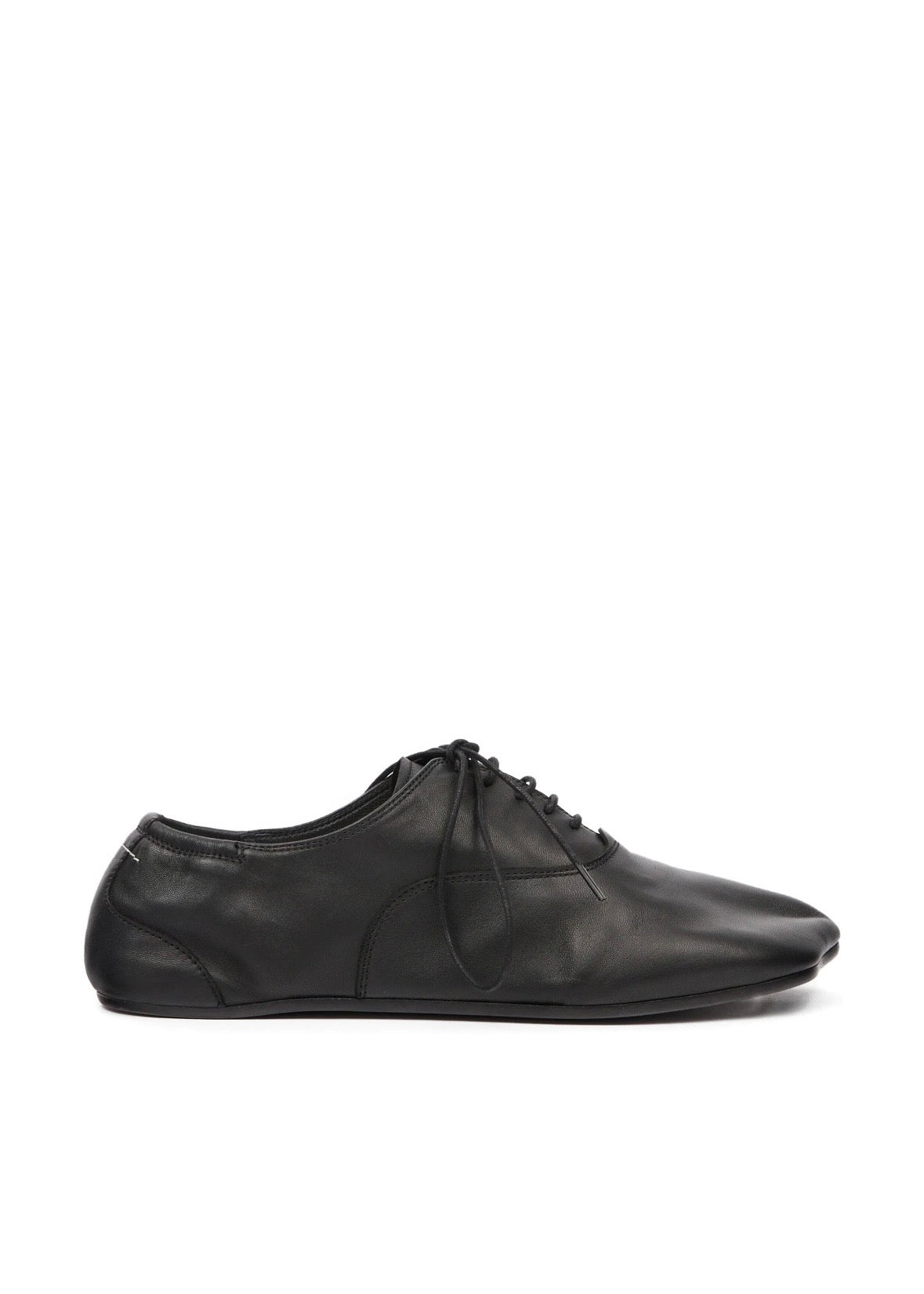 LACE UP ROUND TOE