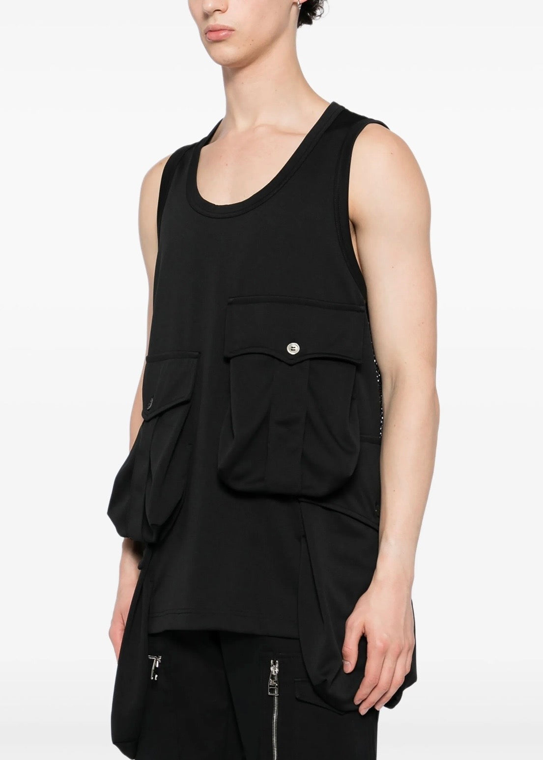 MULTI-POCKET SLEEVELESS VEST