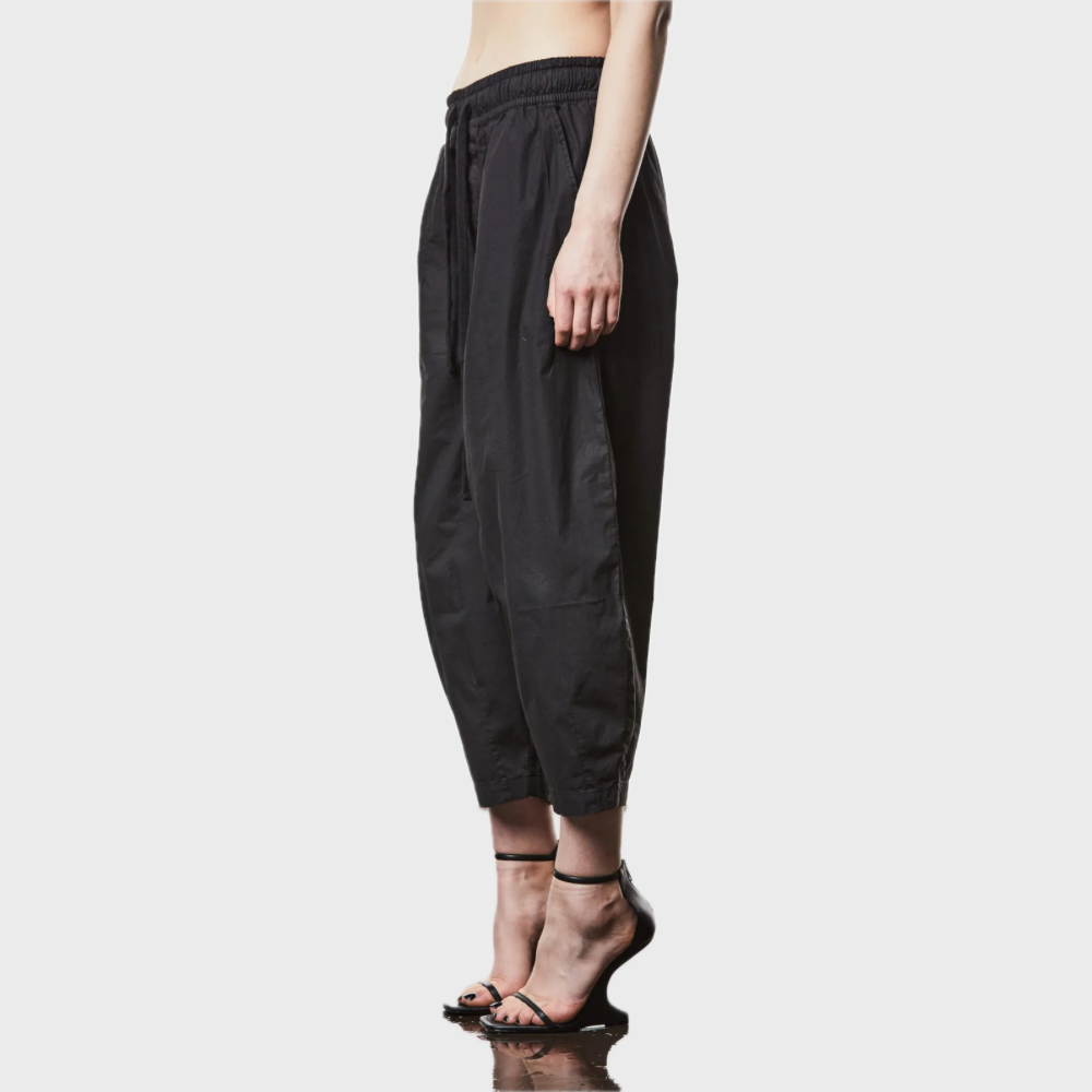 W P 5 BLACK CROPPED PANTS