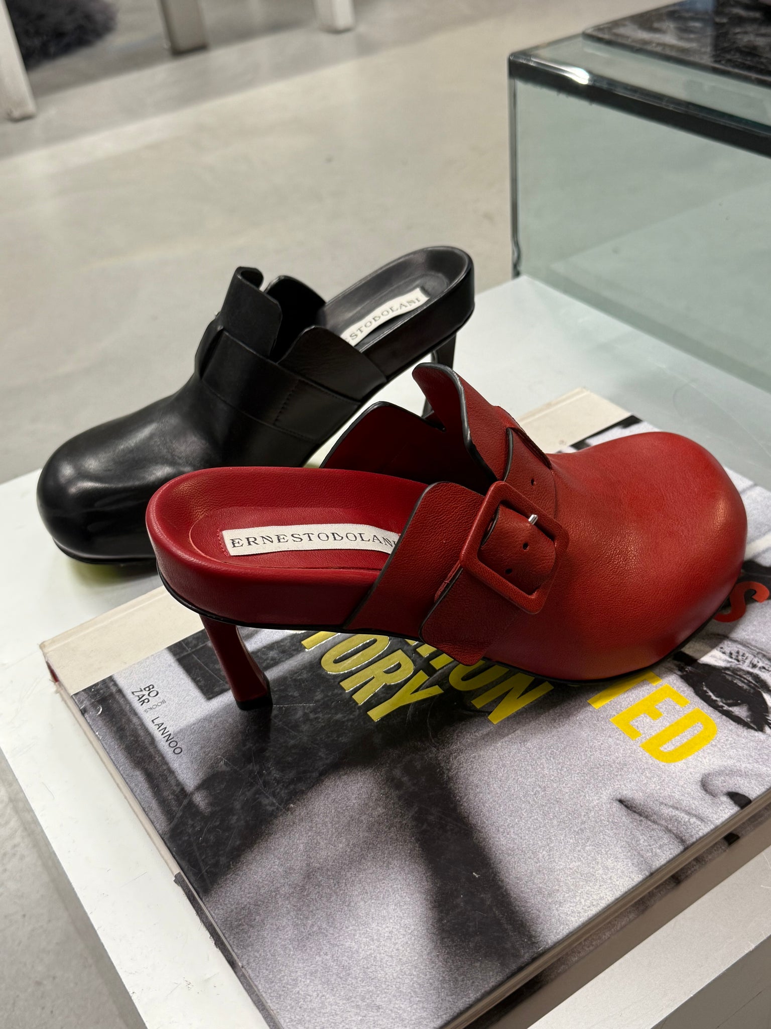 ERNESTO DOLANI LEATHER MULE WITH HEEL AND SIDE BUCKLE